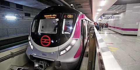 முதன்முறையாக டெல்லியில் ஓட்டுநர் இல்லா மெட்ரோ ரயில் சேவை