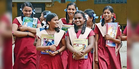 பழைய பஸ் பாஸ் மூலம் மாணவர்கள் பயணிக்கலாம்:  அமைச்சர் எம்.ஆர்.விஜயபாஸ்கர்