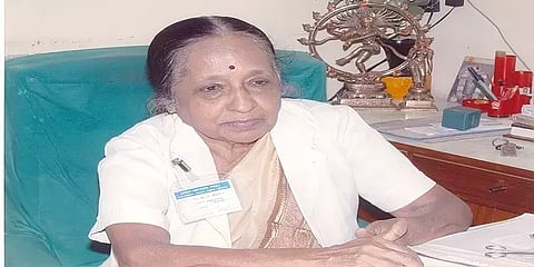 அஸ்தியை மருத்துவமனை முழுவதும் தூவுவதே மறைந்த டாக்டர் சாந்தாவின் கடைசி ஆசை!