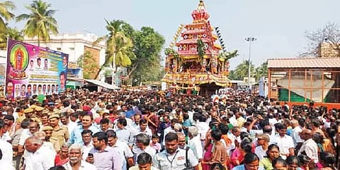தைப்பூசத்தையொட்டி பழனி முருகன் கோயிலில் தேரோட்டம்:  பக்தர்கள் தரிசனம்