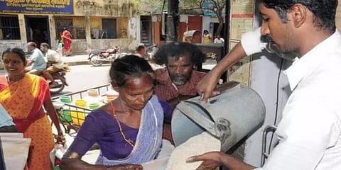 'ஒரே நாடு ஒரே குடும்ப அட்டை’ திட்டத்தை தமிழக அரசு செயல்படுத்துவதில் பெருமிதம்: ஆளுநர்