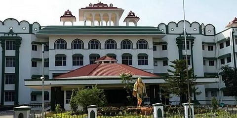 குடிமராத்து பணிகளில் வெளிப்படைத்தன்மை தேவை - உயர்நீதிமன்ற மதுரைக்கிளை உத்தரவு