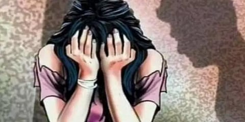 மகளின் போலியான பாலியல் புகாரால் 3 ஆண்டுகள் சிறையில் இருந்த தந்தை : உ.பியில் அதிர்ச்சி