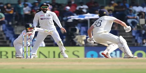 சென்னை டெஸ்ட்: தோல்வியை தவிர்க்க போராடும் இங்கிலாந்து!