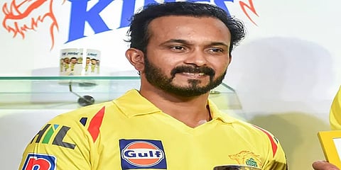 ரூ. 2 கோடிக்கு கேதர் ஜாதவை ஏலத்தில் எடுத்தது ஹைதராபாத் அணி