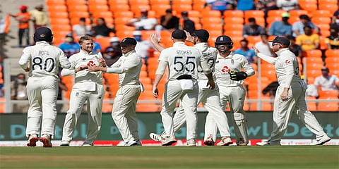 லீச், ரூட் மேஜிக்கில் சிக்கிய இந்திய பேட்ஸ்மேன்கள் - விக்கெட்டுகளை இழந்து தடுமாற்றம்