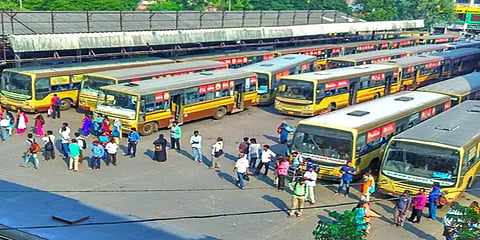 அரசு போக்குவரத்து தொழிலாளர்கள் வேலை நிறுத்தம்: பயணிகள் அவதி