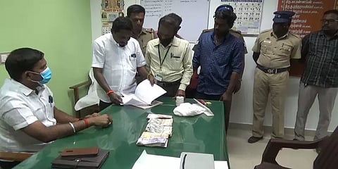 பவானிசாகர்  தொகுதி:வாகனத்தில் ஆவணங்களின்றி கொண்டுவரப்பட்ட ரூ 4.66 லட்சம் பறிமுதல்