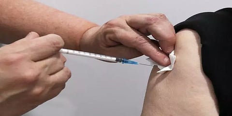 அஸ்ட்ராஜெனகா தடுப்பூசி போடுவது ஜெர்மனியில் மீண்டும் தொடக்கம்