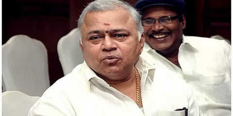 சொடக்கு போட்டு ஸ்டாலினை காட்டமாக விமர்சித்த ராதாரவி!