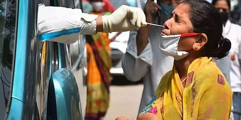 1,500-ஐ தாண்டிய தினசரி கொரோனா பாதிப்பு; 'லாக்டவுன்' மோடு... எப்படி இருக்கிறது டெல்லி?