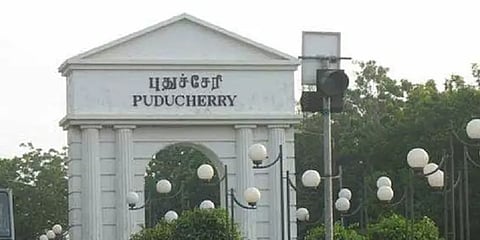 திரையரங்குகளில் 50% இருக்கைகளுக்கே அனுமதி: புதுச்சேரியிலும் புதிய கட்டுப்பாடுகள் அறிவிப்பு