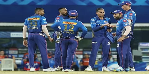 எளிதில் வெல்ல வேண்டிய ஆட்டத்தில் தோல்வியை தழுவிய கொல்கத்தா! முதல் வெற்றியை பெற்றது மும்பை!