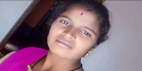 கிருஷ்ணகிரி: துப்பாக்கியால் சுட்ட தந்தை; உயிரிழந்த கர்ப்பிணி மகள்