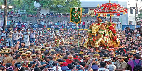 மதுரை சித்திரை திருவிழாவில் பக்தர்களை அனுமதிக்க முடியாது: உயர்நீதிமன்றம் திட்டவட்டம்
