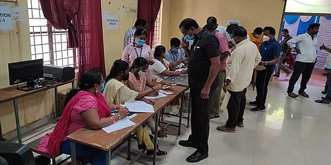 வேளச்சேரி 92வது வாக்குச்சாவடியில்  விறுவிறுப்பான  மறு வாக்குப்பதிவு!