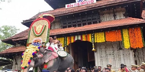 கேரளா: கொரோனா காரணமாக பூரம் திருவிழாவில் மக்கள் பங்கேற்க தடை