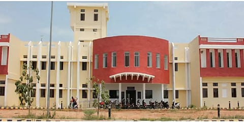 புதுச்சேரி பல்கலை கழகத்திற்கு 4 நாட்கள் விடுமுறை
