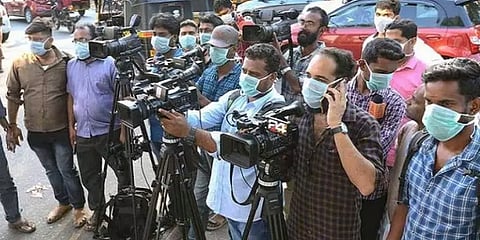களப்பணியால் உயிரிழப்பு, பாதிப்புகள்...- கொரோனா 2ம் அலையில் இந்திய பத்திரிகையாளர்களின் நிலை