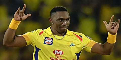 "கொரோனாவுக்கு எதிராக மனம் தளராமல் போராடுவோம்!" - தன் விழிப்புணர்வு பாடலை பகிர்ந்த பிராவோ