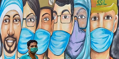 கொரோனா பேரிடர் களத்தில் புதிய மருத்துவப் பணியாளர்கள்... - மத்திய அரசின் 'பக்குவ' திட்டம்!