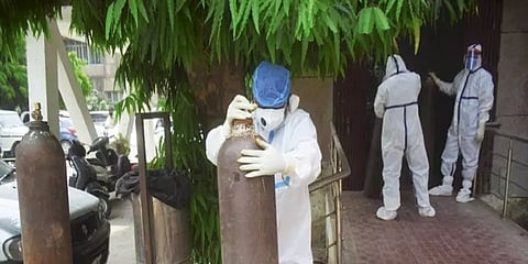 கர்நாடகா: ஆக்சிஜன் பற்றாக்குறையால் மேலும் 2  பேர் உயிரிழப்பு