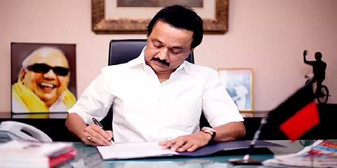 தமிழகத்தில் ஆட்சியமைக்க ஸ்டாலினுக்கு ஆளுநர் அழைப்பு; மே 7 காலை 9 மணிக்கு பதவியேற்பு