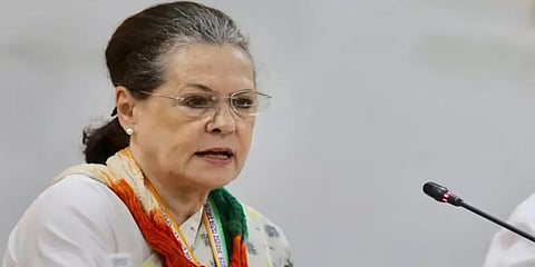 தமிழக காங். எம்எல்ஏக்கள் கூட்டம்: சோனியா காந்திக்கு அதிகாரம் வழங்கி தீர்மானம் நிறைவேற்றம்