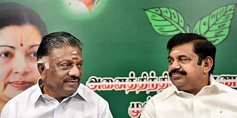தமிழக எதிர்க்கட்சித் தலைவர் யார்? - 2 மணி நேரமாக ஆலோசனை