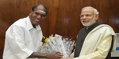 ஒருபக்கம் கொரோனா தீவிரம்... மறுபக்கம் அரசியல் அசாதாரண சூழல்... - இது புதுச்சேரி 'பேரிடர்'!