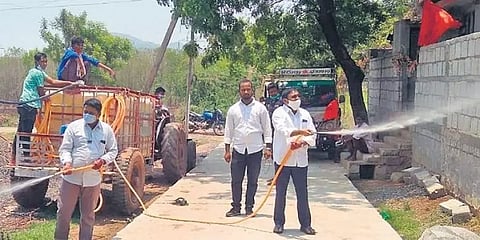 ஒருவரை கூட கொரோனா பாதிக்கவில்லை  - 14 மாதங்களாக சாதனைப் படைத்து வரும் ஆந்திர கிராமம்
