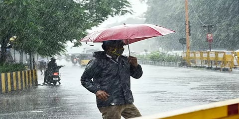 சென்னையின் புறநகர் பகுதியில் கனமழை! - 12 மாவட்டங்களில் கனமழைக்கு வாய்ப்பு