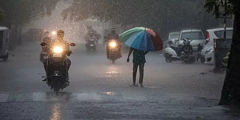 நாளை கரையைக் கடக்கிறது தீவிர 'யாஸ்' புயல்; ஒடிசாவில் கொட்டித்தீர்க்கும் கனமழை