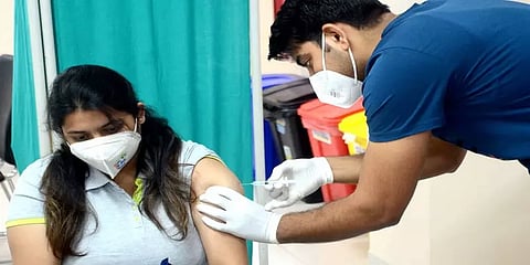 விரைவு செய்திகள்: தடுப்பூசிக்கு இளைஞர்கள் ஆர்வம் | ஆன்லைன் வகுப்பு | தினசரி கொரோனா