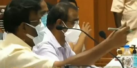'60% அரசு அதிகாரிகளே சிறப்பாக செயல்படுகின்றனர்' -  அமைச்சர் நாசர் காட்டம்