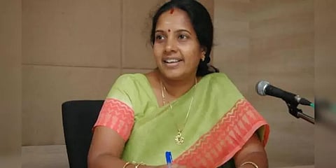 ஜூன் மாதம் தமிழகத்திற்கு 42 லட்சம் தடுப்பூசிகள்... அமைச்சருக்கு வானதி  சீனிவாசன் பதில்
