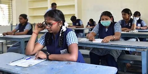 விரைவுச் செய்திகள்: முன்னாள் அமைச்சர் மணிகண்டன் பதுங்கல்? | டிவிட்டர் புதிய விதி்முறைகள்