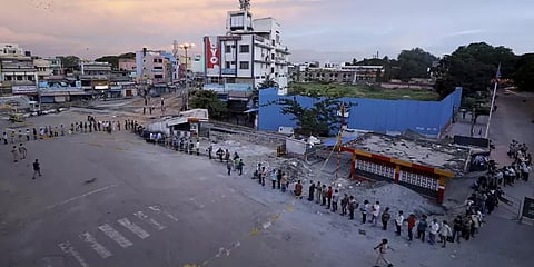 கர்நாடகா: ஜூன் 14 வரை ஊரடங்கு நீட்டிப்பு - எடியூரப்பா
