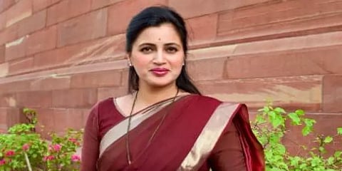 போலி சாதி சான்றிதழ்: அமராவதி தனித்தொகுதி எம்.பி நடிகை நவ்னீத்துக்கு ரூ. 2 லட்சம் அபராதம்!