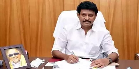 தனியார் பள்ளிகள் 75% கல்விக் கட்டணத்தை 2 தவணைகளாக வசூலிக்க வேண்டும்: அன்பில் மகேஷ்