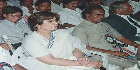 டெல்லி: முன்னாள் மத்திய அமைச்சர் ரங்கராஜன் குமாரமங்கலத்தின் மனைவி  கொலை