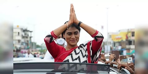 தெலங்கானாவில்  புதிய கட்சியை தொடங்கினார் ஜெகன் மோகனின் தங்கை ஷர்மிளா