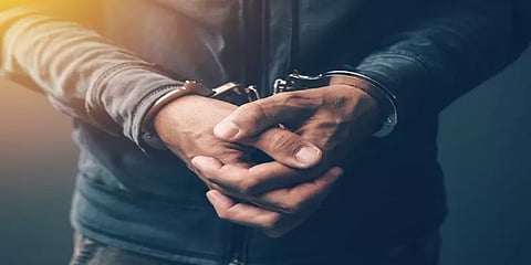 பெண் வழக்கறிஞருக்கு ஆபாச புகைப்படம் அனுப்பிய நபர் கைது