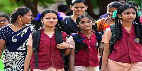 10, 12-ஆம் வகுப்பு மாணவர்களுக்கு வாட்ஸ்அப் மூலம் அலகுத் தேர்வுகள்: பள்ளிக் கல்வித்துறை 