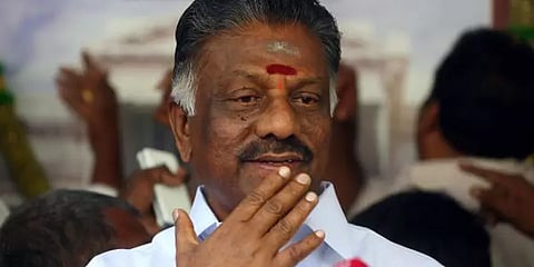 அரசியல் காழ்ப்புணர்ச்சி காரணமாக எம்.ஆர்.விஜயபாஸ்கர் வீட்டில் ரெய்டு: ஓபிஎஸ் குற்றச்சாட்டு