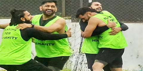 நடிகர் ரன்வீர் சிங்குடன் இணைந்து கால்பந்தாட்ட பயிற்சி மேற்கொண்ட தோனி