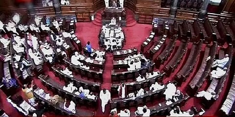 நாடாளுமன்ற முடக்கம் நீடிப்பு: எதிர்க்கட்சிகள் மீது பழிசுமத்த முயற்சிக்கிறதா மத்திய அரசு?