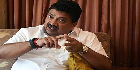 ''ஒவ்வொரு குடும்பத்தின் மீதும் ரூ.2,63,976 கடன் சுமை'' - தமிழக அரசின் வெள்ளை அறிக்கை