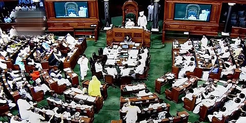 நாடாளுமன்ற மழைக்கால கூட்டத்தொடர்: மக்களவை தேதி குறிப்பிடாமல் ஒத்திவைப்பு