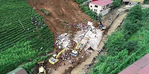 துருக்கியில் பெருவெள்ளம், நிலச்சரிவு: 17 பேர் பலி